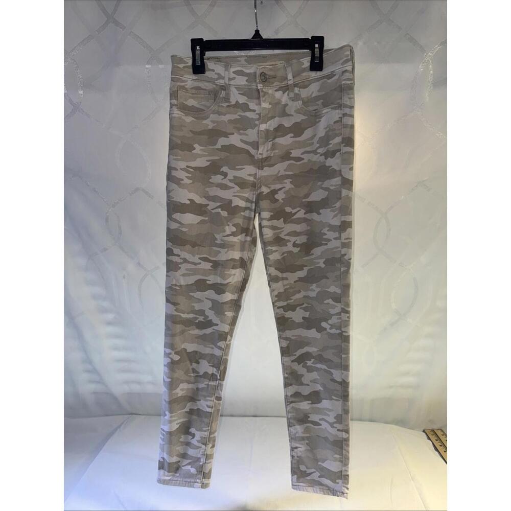 Levi’s 720 High Rise Super Skinny Crop Camo Women’s Size 28 (30x24) Ankle Jeans